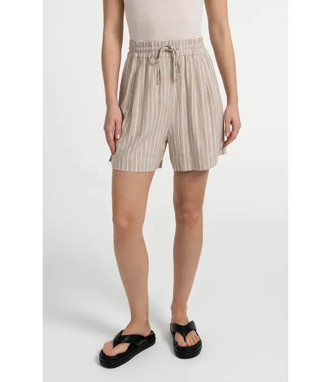 01-321037-606/990751  Striped shorts with elastic waistband