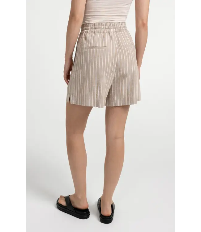 01-321037-606/990751  Striped shorts with elastic waistband