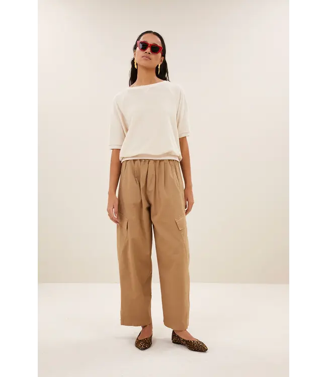26418036/Camel  matcha pants