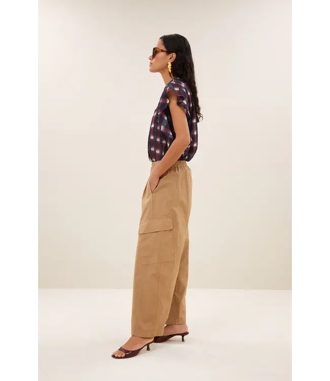 26418036/Camel  matcha pants