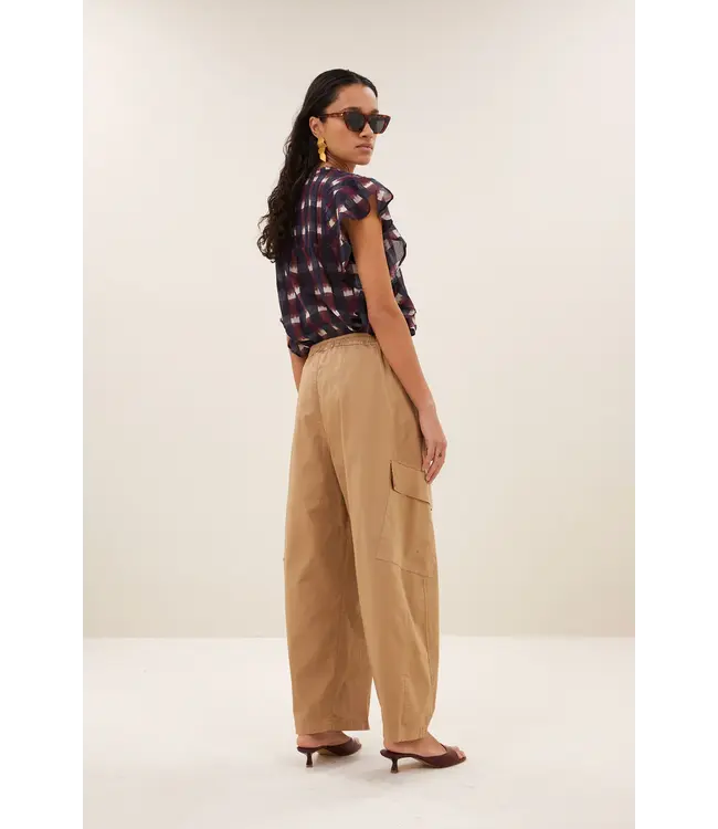 26418036/Camel  matcha pants
