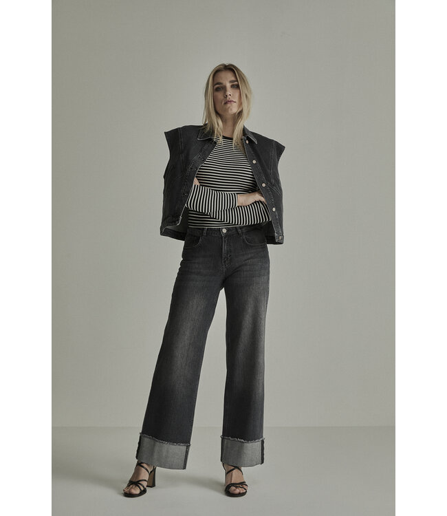 FW261.266402/D205-ShadowBlack-L32  Mira Turn Up
