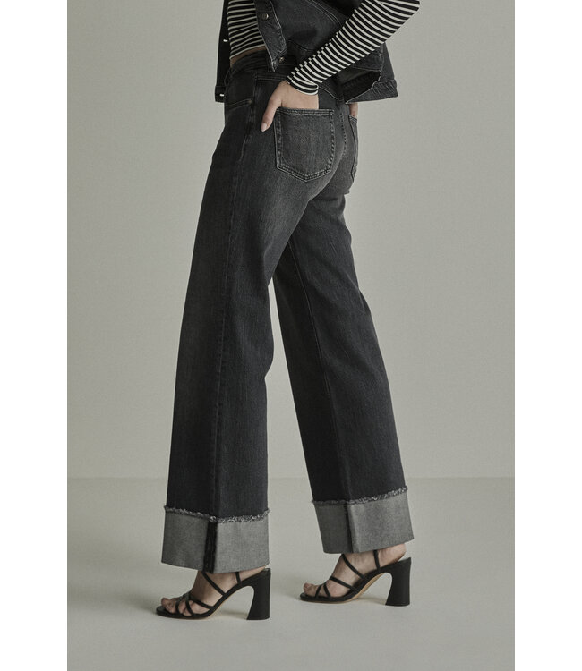 FW261.266402/D205-ShadowBlack-L32  Mira Turn Up