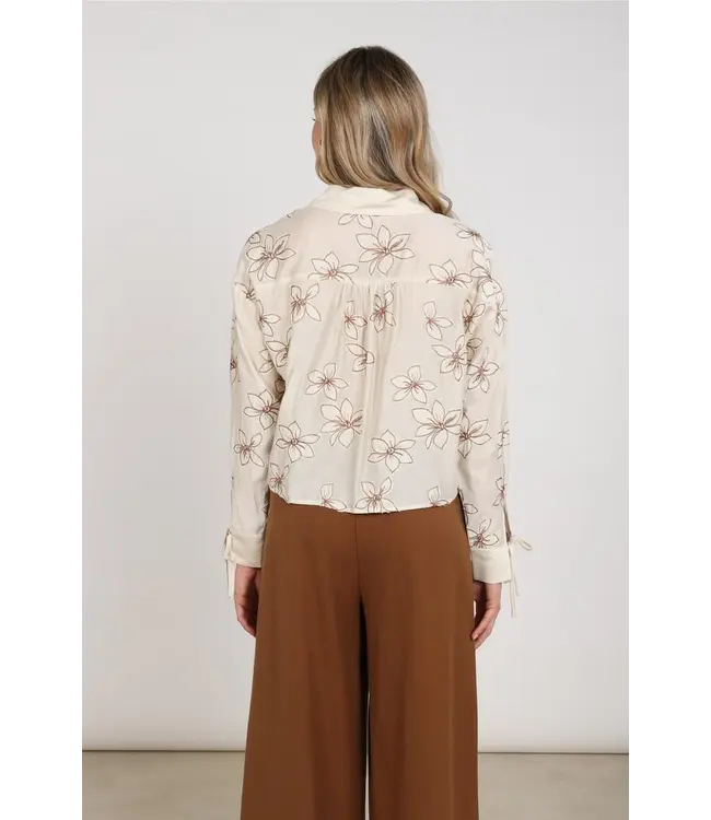 NKF02118/Sand  Bailey Blouse Flower