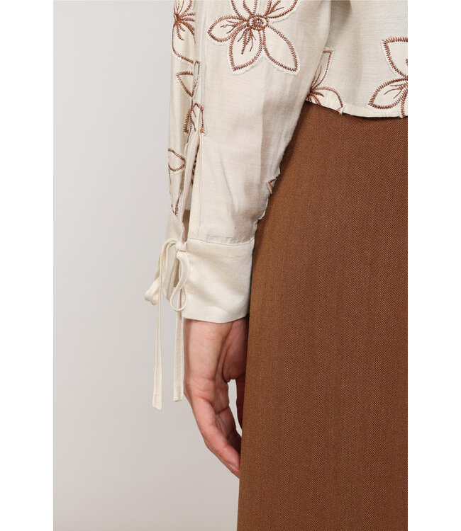 NKF02118/Sand  Bailey Blouse Flower