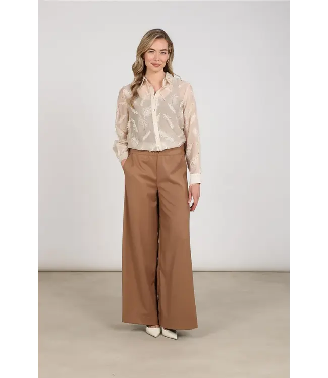 NKF02179/Sand  Aysha Blouse Feathers