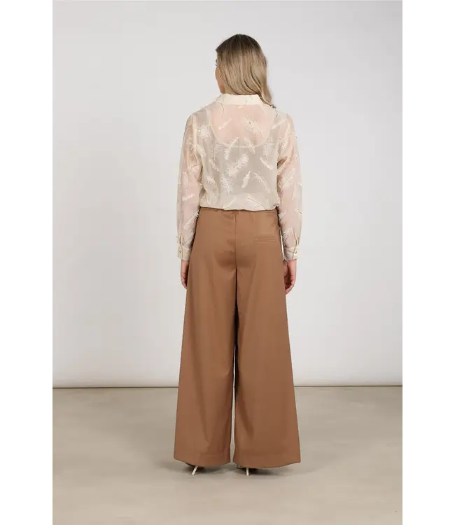 NKF02179/Sand  Aysha Blouse Feathers