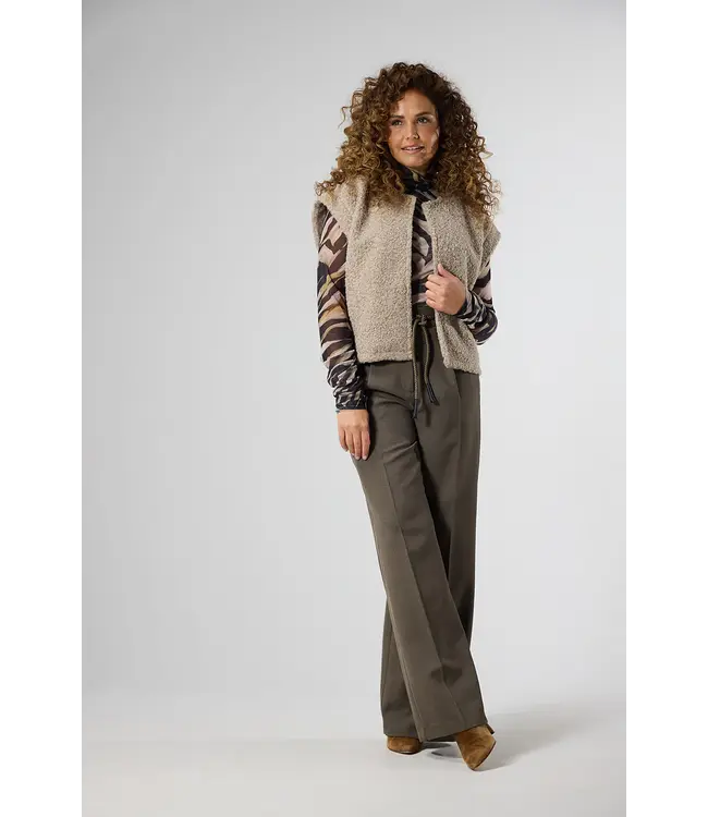 2627026/Beige  Loretta