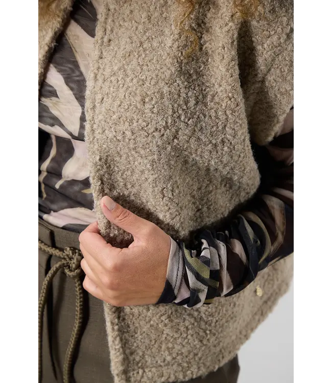 2627026/Beige  Loretta