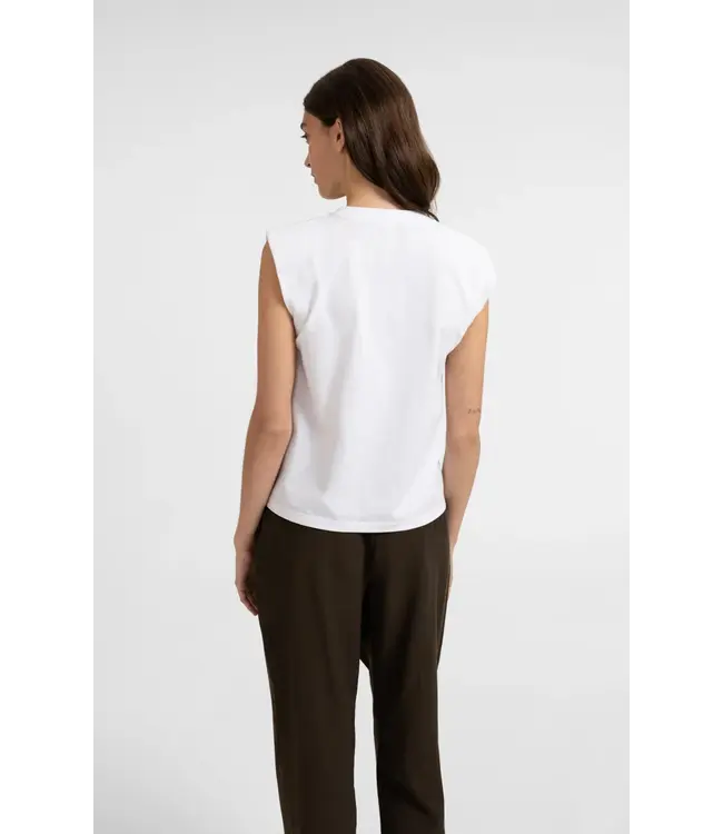 01-709396-607/908141  Double-layer sleeveless top with scarf