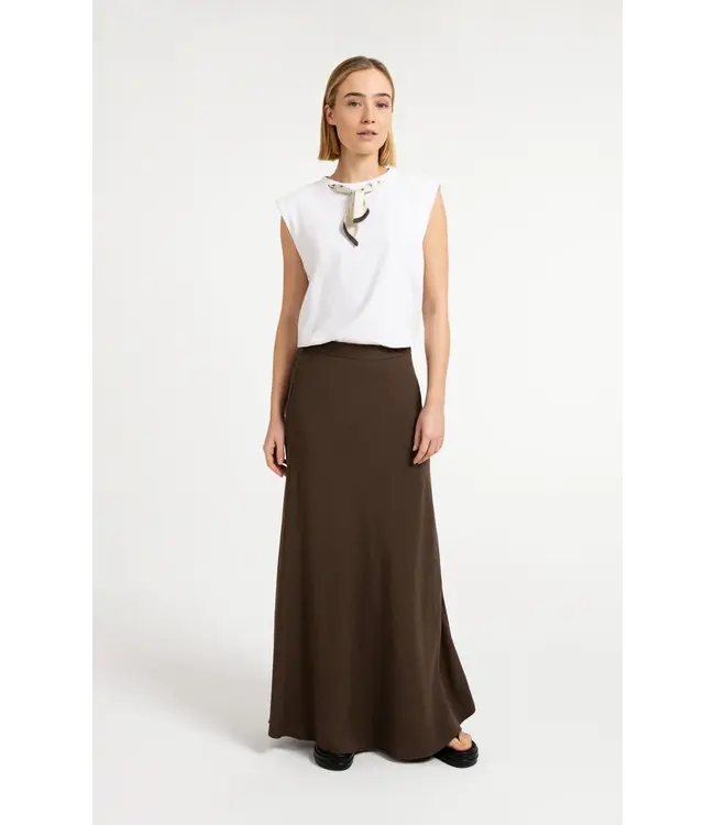01-709396-607/908141  Double-layer sleeveless top with scarf