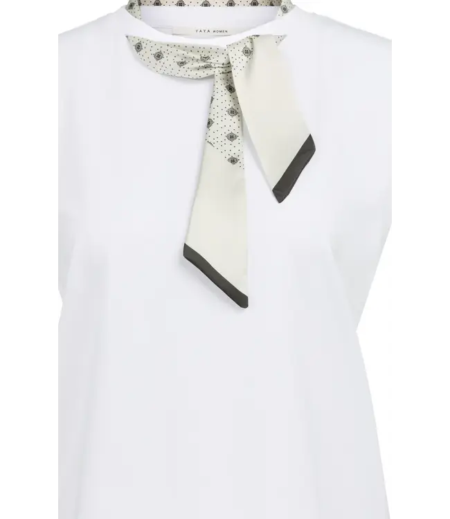 01-709396-607/908141  Double-layer sleeveless top with scarf