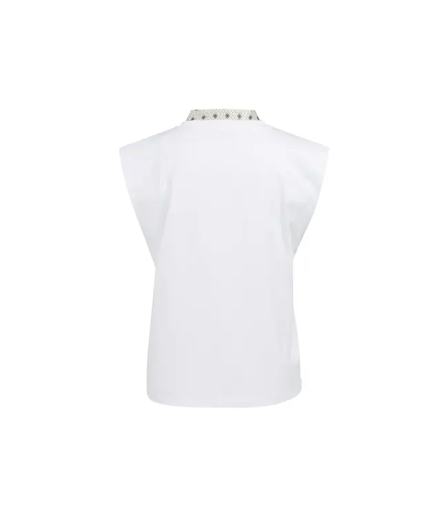 01-709396-607/908141  Double-layer sleeveless top with scarf