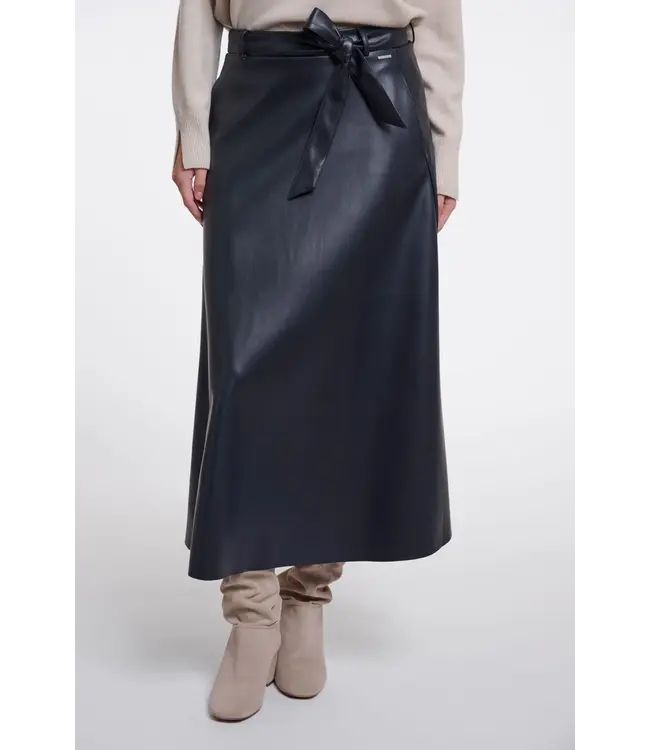 Chelsea.7502611/DarkNavy  Faux leather skirt with belt