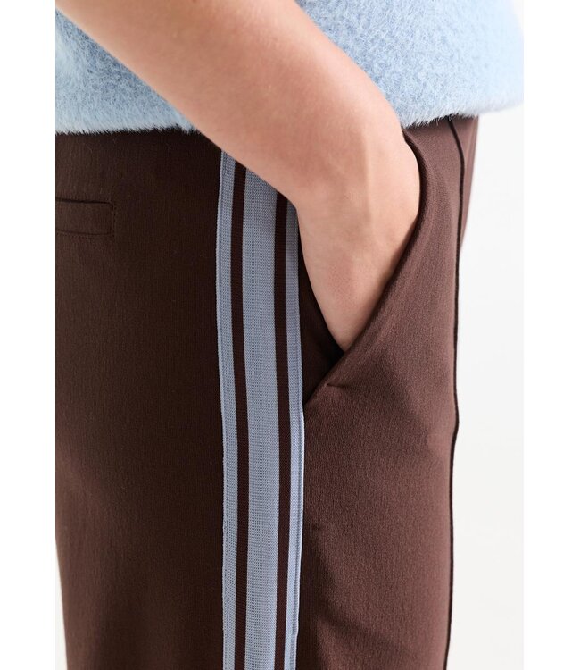 ALEIDAS-W26/000544-darkbrown-lightblue  ALEIDAS BROEK HVM 404 wide leg tape at side