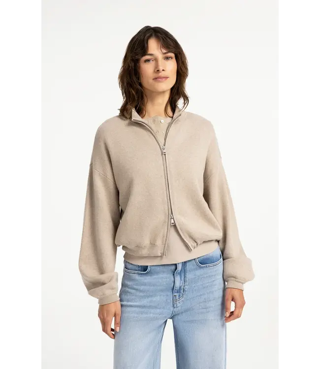 01-010171-608/611032  Jacquard knitted cardigan with zip closure