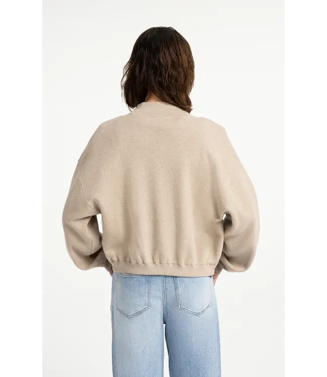 01-010171-608/611032  Jacquard knitted cardigan with zip closure
