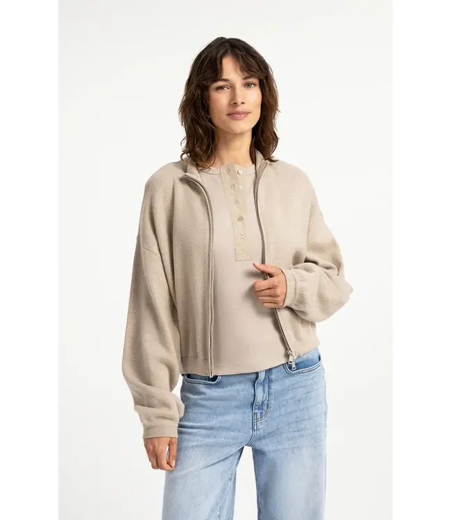 01-010171-608/611032  Jacquard knitted cardigan with zip closure