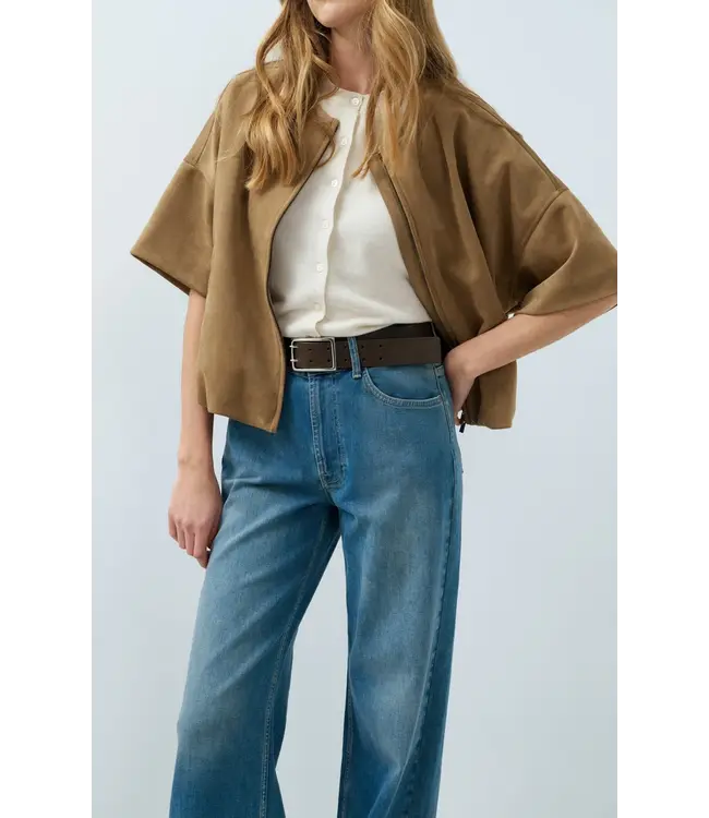 01-010170-608/990802  Knitted spencer with button closure