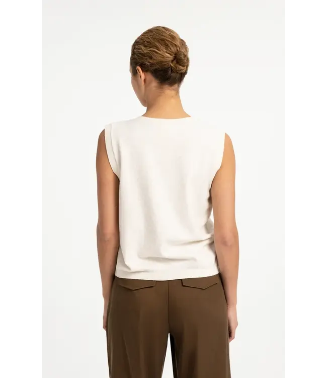 01-010170-608/990802  Knitted spencer with button closure