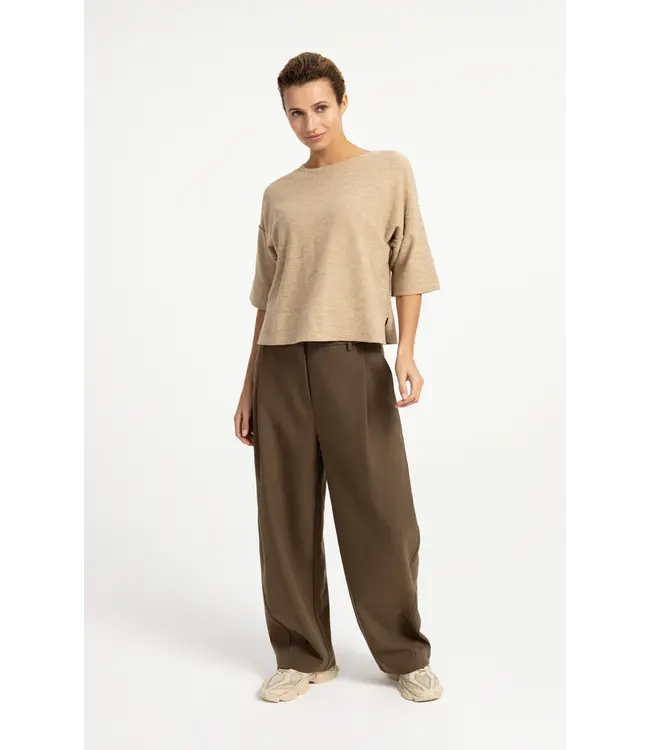 01-301275-608/90617  Woven barrel-leg trousers with pleat detail