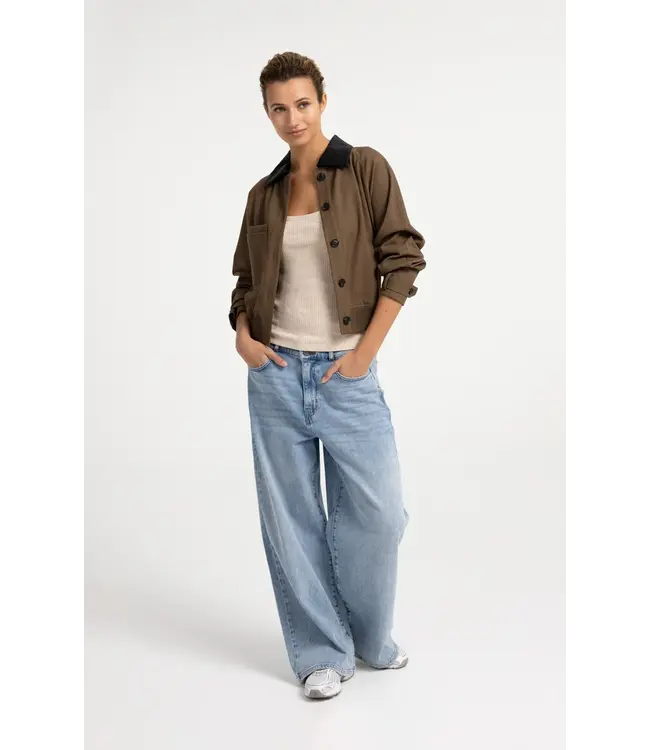 01-311153-608/99036  Denim jeans with wide legs and distinctive waistband - L32