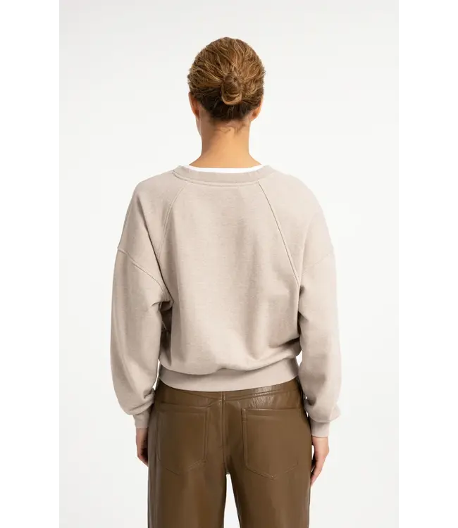 01-109127-608/611032  Sweatshirt with V-neck and woven collar