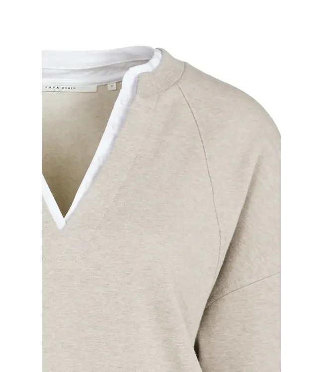 01-109127-608/611032  Sweatshirt with V-neck and woven collar
