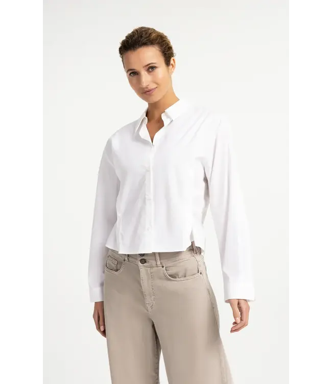 01-201240-608/00000  Poplin blouse with adjustable waist and long sleeves