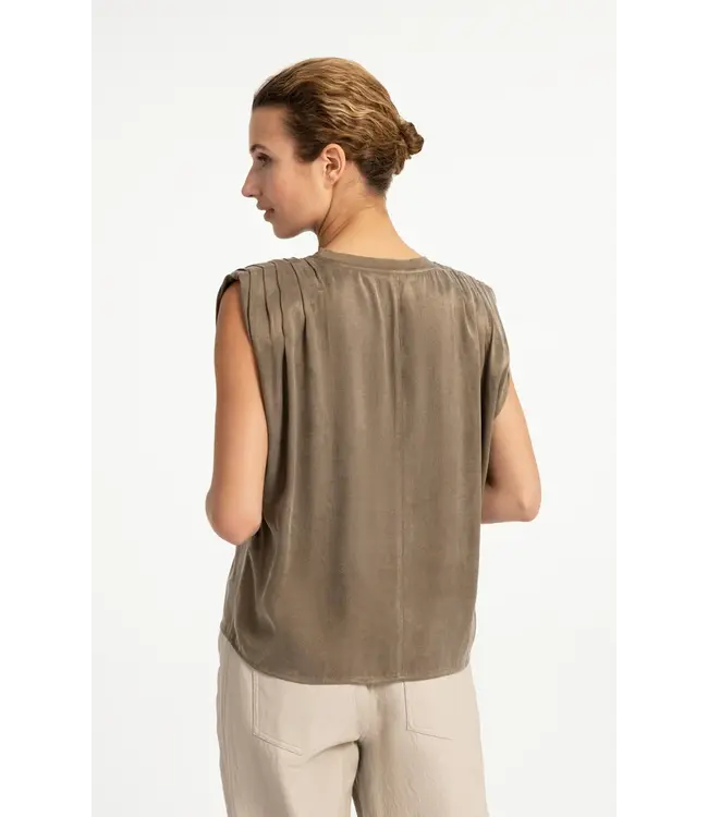 01-701408-608/90617  Sleeveless top with shoulder pleats