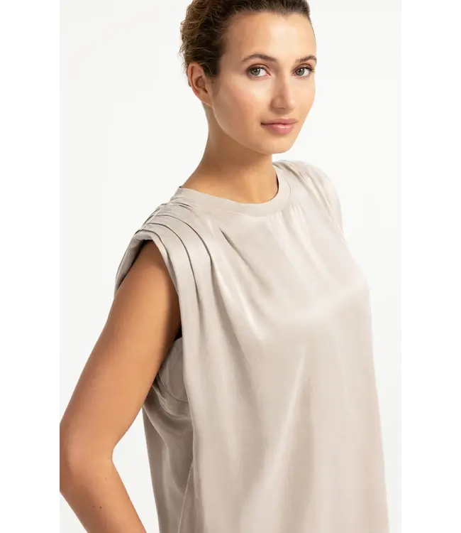 01-701408-608/61103  Sleeveless top with shoulder pleats