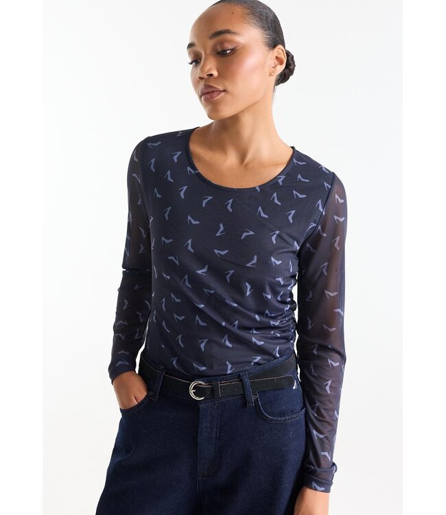 JENNY-W26/000772-darkblue-shadowblue  JENNY TOP mhp 109 mesh heel print round neck gattering waist