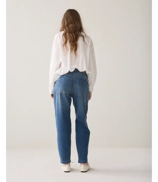 4s2740-5153/000488-Darkbluedenim  Tapered jeans Soft fine twill
