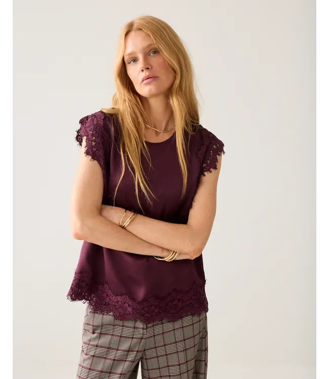 2s3542-12493/000335-Darkburgundy  Top sleeveless Silky casual