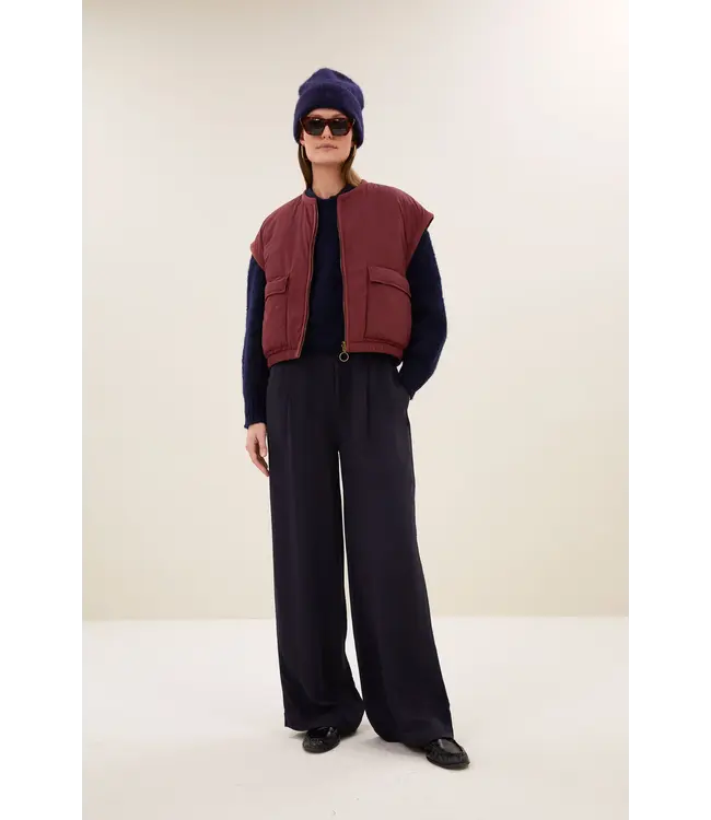 26419003/Wine  gio sleeveless jacket