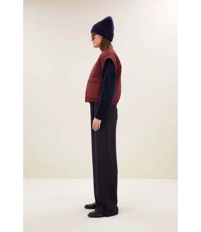 26419003/Wine  gio sleeveless jacket