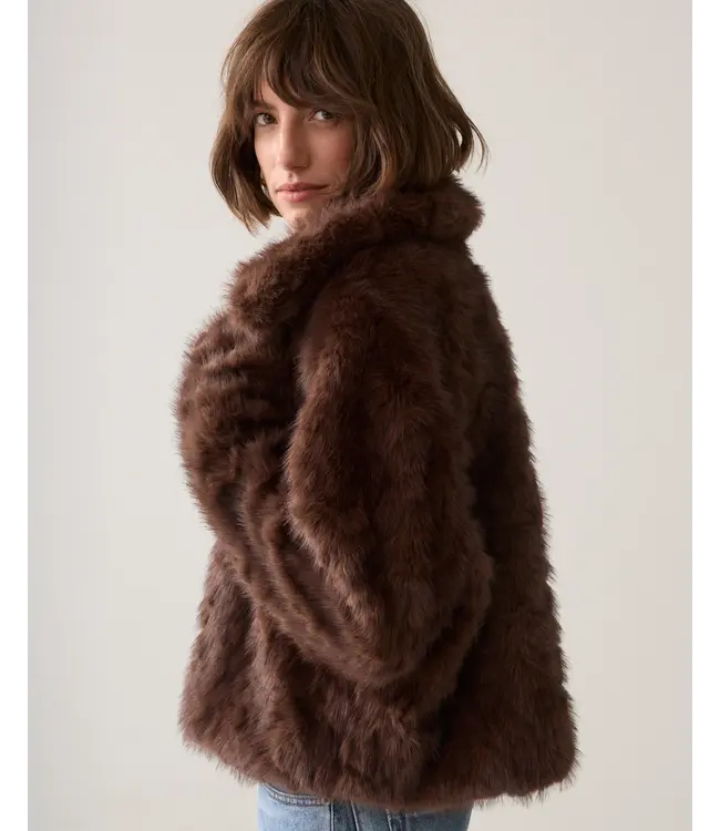 1s1320-12525/000754-Darkchocolate  Jacket Soft faux fur