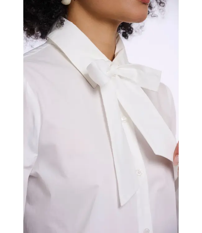 Ago.7012611/White  Blouse with tie