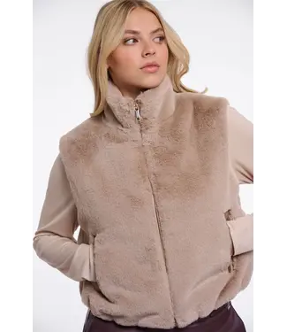 Rino & Pelle Nikki.7002611/Oat  Short faux fur waistcoat