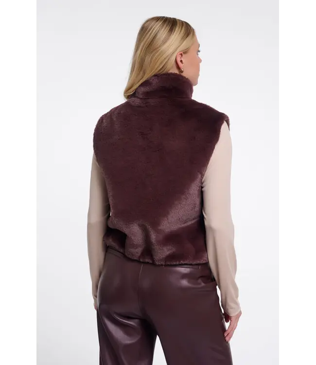 Nikki.7002611/ChocolateBean  Short faux fur waistcoat