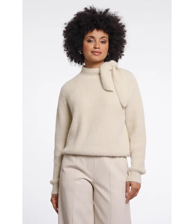 Griselda.5002612/Birch  Pullover with bowtie neckline