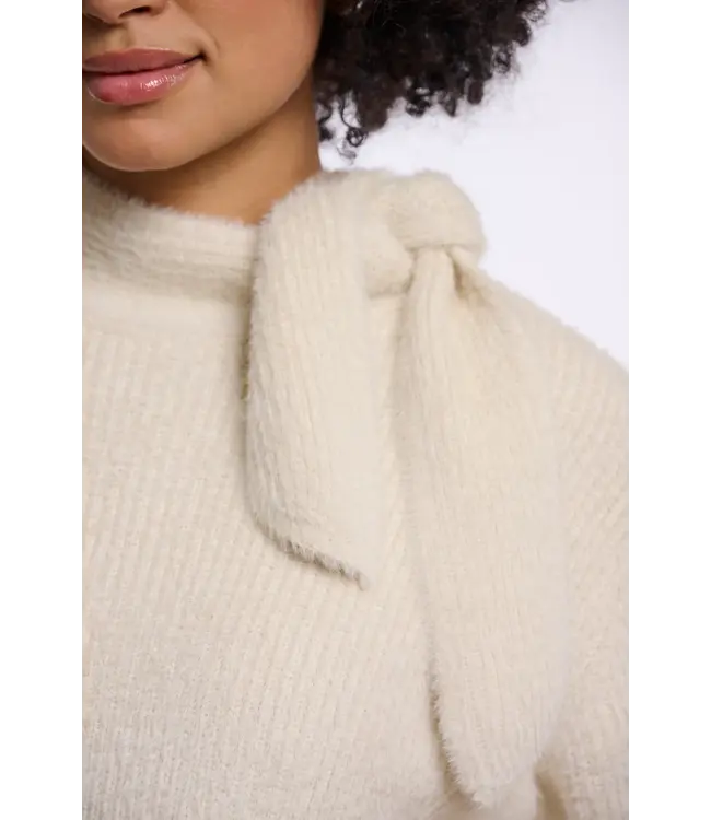 Griselda.5002612/Birch  Pullover with bowtie neckline