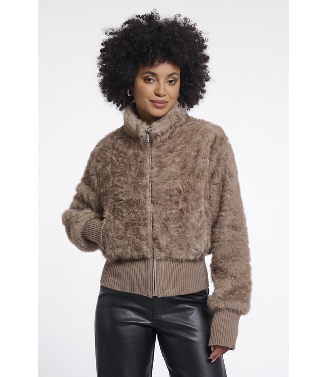 Quirijn.7002612/MochaLatte  Short jacket with button closure