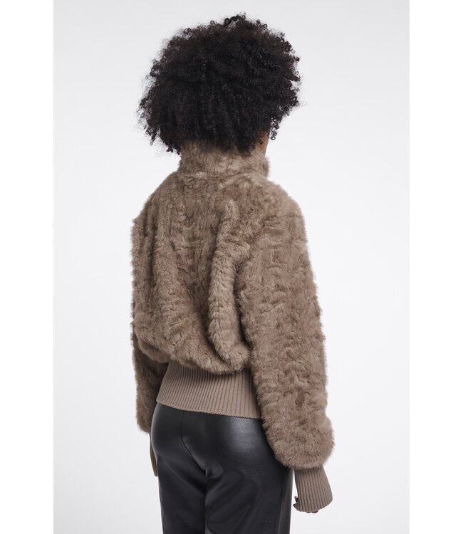 Quirijn.7002612/MochaLatte  Short jacket with button closure