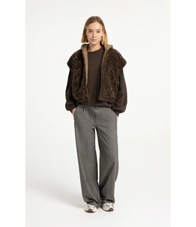 01-109130-609/90814  Oversized sweater with balloon sleeves and washed finish
