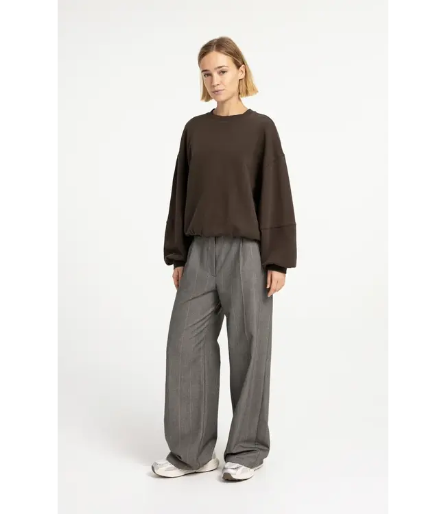 01-109130-609/90814  Oversized sweater with balloon sleeves and washed finish