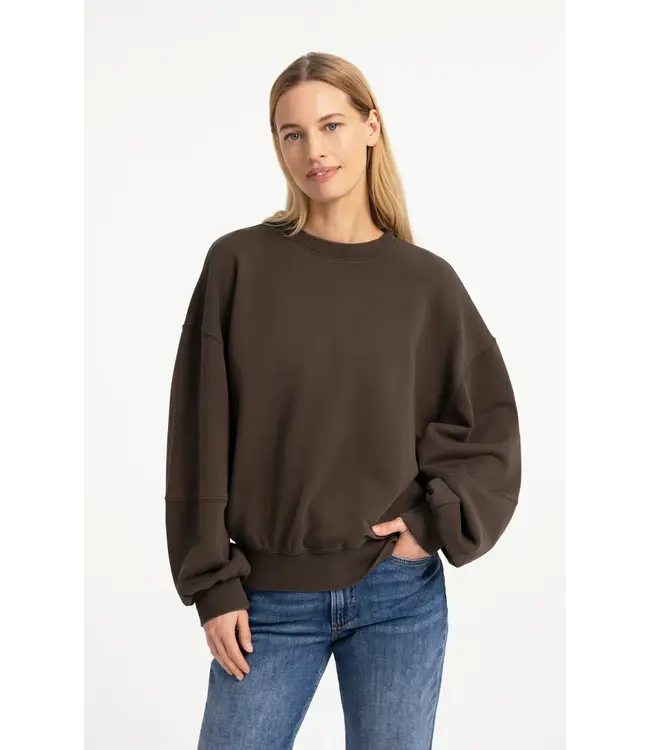 01-109130-609/90814  Oversized sweater with balloon sleeves and washed finish