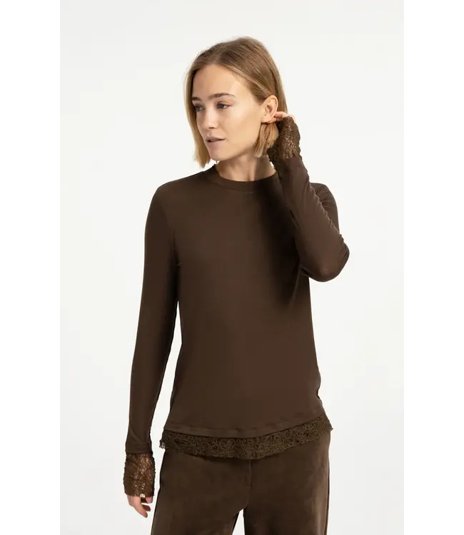 01-709422-609/90814  Long sleeve jersey top with lace details