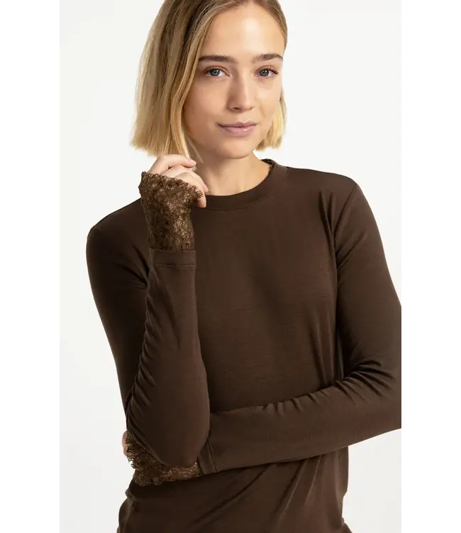 01-709422-609/90814  Long sleeve jersey top with lace details