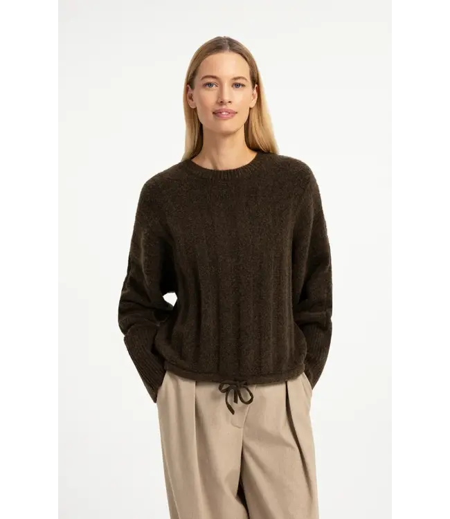 01-000631-609/908142  Sweater with batwing sleeves and drawcord at the hem